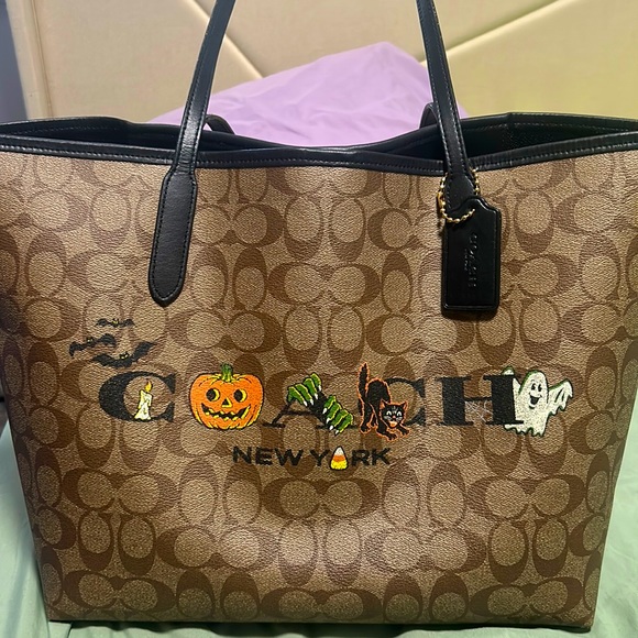 Coach City Tote Signature Canvas Limited Edition Halloween - Picture 1 of 2